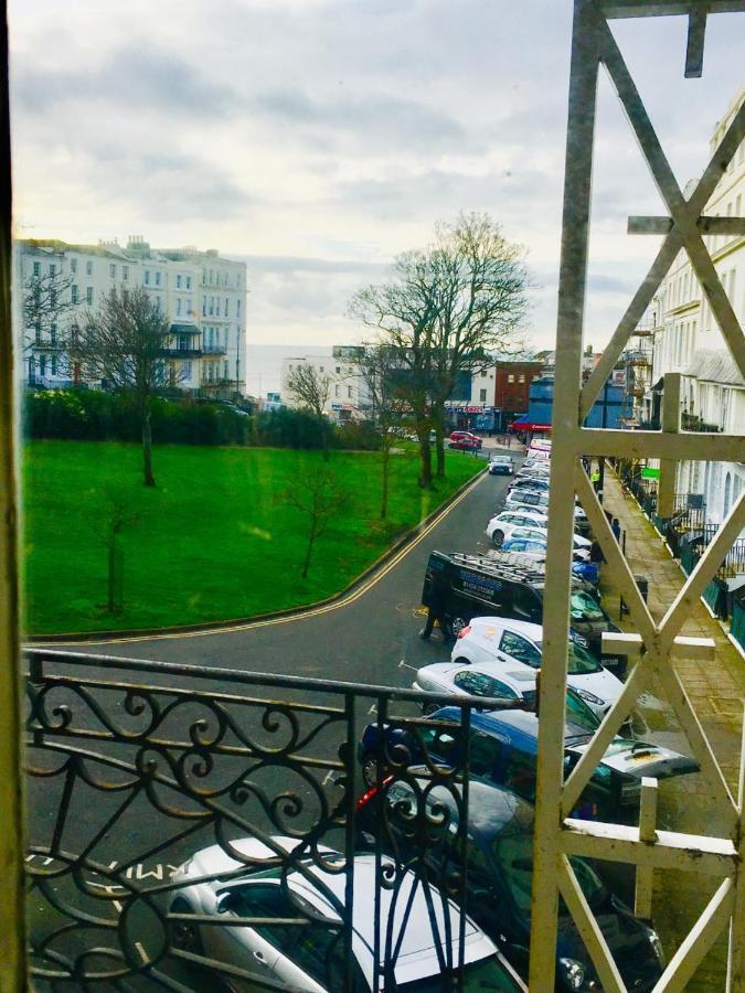 Grade 2 Listed Apartment In Heart Of Hastings Bagian luar foto